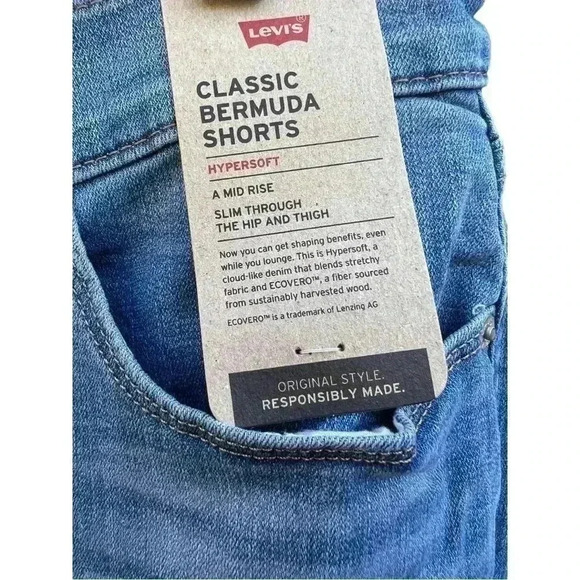 LEVI’S CLASSIC BERMUDA JEAN SHORTS•MEDIUM•SIZE 8• - Picture 3 of 10